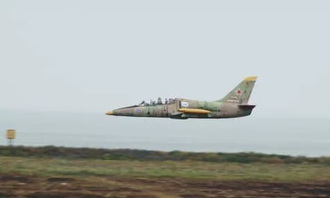 У росії знову впав літак, на цей раз — навчальний Л-39. Один член екіпажу загинув