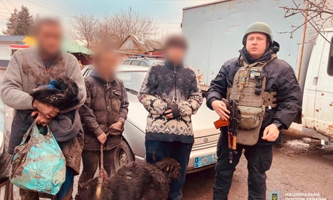 У Куп’янську батько ховав дитину від евакуації, поки не згорів їхній будинок. На нього склали протокол — поліція