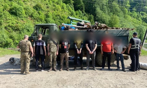 На Закарпатті чоловіки ховалися серед кіз та свиней, щоб потрапити до Румунії (ВІДЕО)
