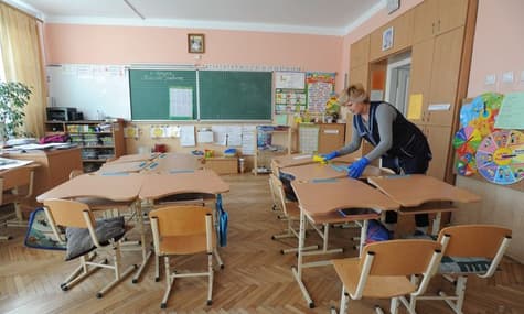 Government Declares Emergency Throughout Ukraine, Extends Quarantine