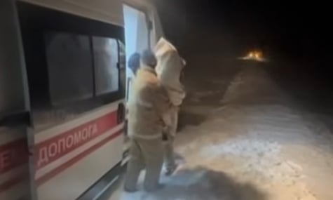 На Прикарпатті надзвичайники рятували «швидку», яка везла хвору дитину (ВІДЕО)