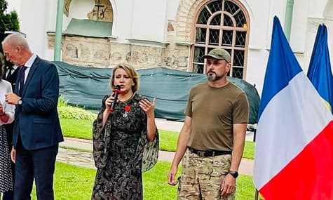 Оксану Забужко та Олега Сенцова нагородили Орденом Почесного легіону. Це найвища нагорода Франції