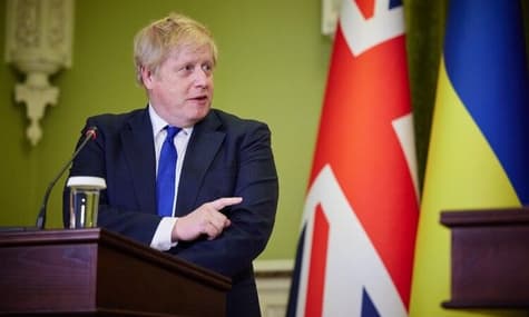 Великобритания предоставит более $1,2 млрд военной помощи, чтобы Украина могла перейти в контрнаступление — Bloomberg