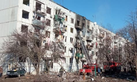 В жилом доме в Чугуеве вследствие обстрела произошел пожар. Погиб несовершеннолетний