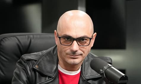 Автора книги о «денацификации» Украины Гаспаряна заочно приговорили к 10 годам за решеткой