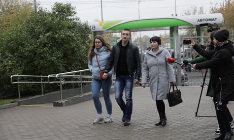 У РФ актору, якого посадили в тюрму за вивихнуте плече силовика, змінили покарання на умовне