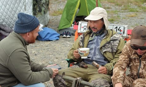 Охота на «колдуна»: как якутский шаман пообещал «изгнать Путина», прошел 3 тыс. км и оказался под домашним арестом