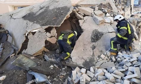 В Харкові знову атакували житлові будинки та будівлю вишу: є жертва і постраждалі