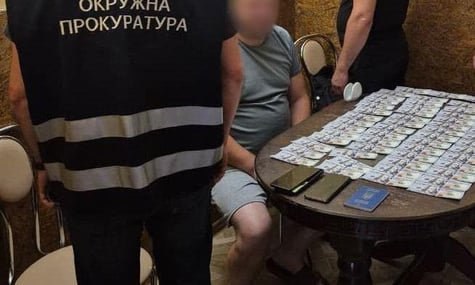 На Закарпатті вчителя географії підозрюють у переправленні чоловіків за кордон через Тису