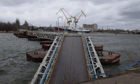 У Миколаєві вітер зніс понтонний міст на річці Інгул
