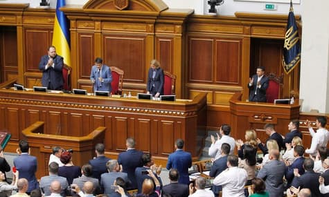 «Зеленский уйдет, а Коломойский останется»: перед голосованием за закон о банках «слуги народа» получили угрозы