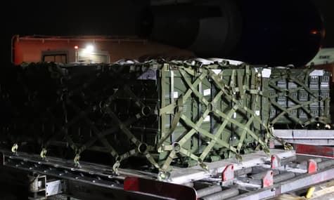В Україну прибула партія летальної зброї від США — її відправлять бійцям на передову