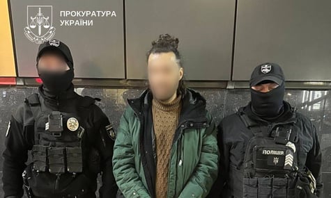Водія Mercedes, який до непритомності побив велосипедиста, а потім пішов під домашній арешт, затримали за новою підозрою