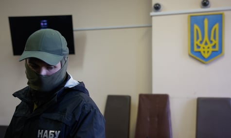 Раджу не викидати картонки з посилок