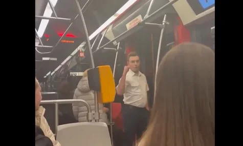 У Чехії почався суд над водієм трамвая, який пів року тому накричав на українців із дитиною. Ті вимагають компенсацію