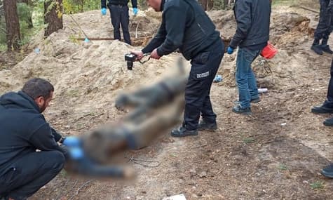 «Закатовані, у кайданках». На базі відпочинку на Харківщині знайшли цивільних, вбитих російським спецназом