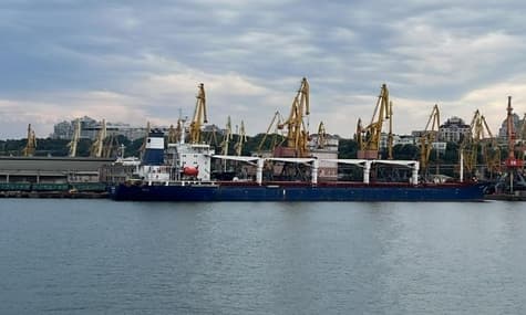 Первое судно с украинским зерном вышло из Одесского порта