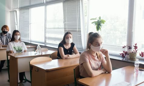 МОЗ (знову) хоче змінити умови навчання під час карантину. Що буде із закладами освіти й учителями?