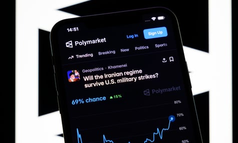 Білий дім застеріг свій персонал від ставок на Polymarket після низки підозрілих виграшів — WSJ