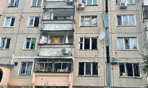 Никополь снова обстреляли из «Градов»: пострадали многоэтажки и детский сад