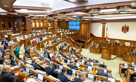 У Молдові підтримали заборону на російську мову у парламенті. Обурена опозиція покинула залу
