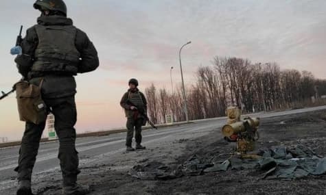 Можлива відмова Франції від російської нафти та провокації на заводі, якого не існує: головне за ніч 9 квітня