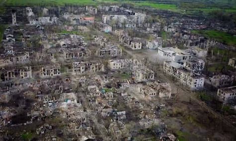 російські окупанти «зрівняли з землею», а потім захопили Новотошківське на Луганщині — голова ОВА