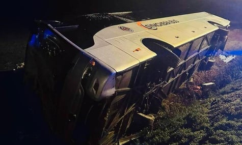 Автобус, який потрапив у ДТП біля Братислави Автобус, який потрапив у ДТП біля Братислави