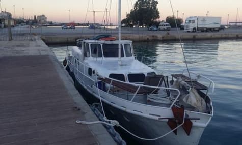 У Середземному морі затримали українську яхту з 57 мігрантами — Держприкордонслужба