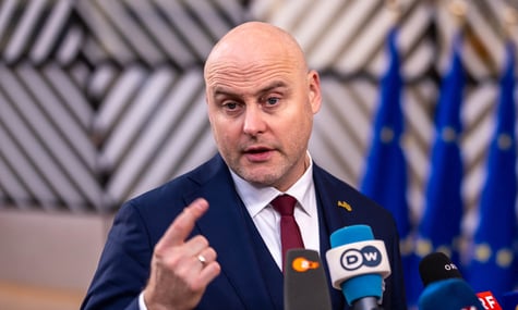«Можемо собі це дозволити». Прем'єр Латвії закликав європейців пити менше пива, щоб допомогти Україні