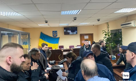 Коломойського не змогли доставити до суду через «зламаний транспорт». Засідання перенесли