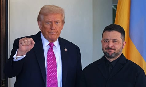 Президент США Дональд Трамп зустрічає президента України Володимира Зеленського у Білому домі, 17 жовтня 2025 року