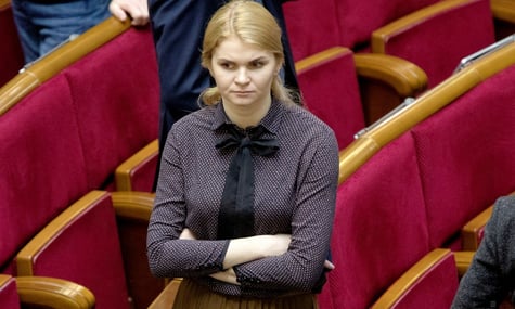 Депутатка від «Слуги народу» Колісник, яка в листуваннях пропонувала «валити з країни», складає мандат