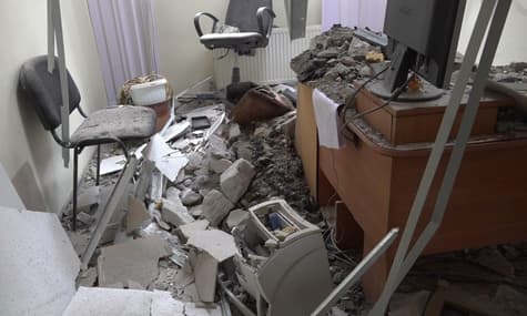 Окупанти обстрілюють всі вільні населені пункти Луганщини, влучали у житлові будинки — Гайдай