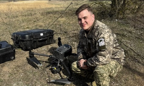 У Німеччині почався розгляд справи політика AfD, який таємно служив у ЗСУ. Він відкидає звинувачення у «шкоді партії»
