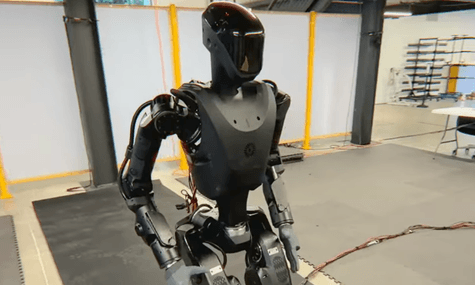 Компанія зі США відправила на передову в Україну двох роботів-гуманоїдів для виконання розвідувальних завдань