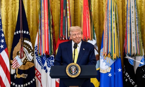 Трамп непокоївся, що присутність Зеленського на Алясці може зірвати переговори з путіним — WSJ