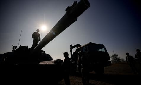 NATO troops deployed near Russia's borders and agreement between Kosovo and Serbia: last night's highlights