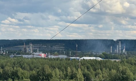Украинская разведка дронами поразила НПЗ в россии в 2000 километрах от Украины — источник