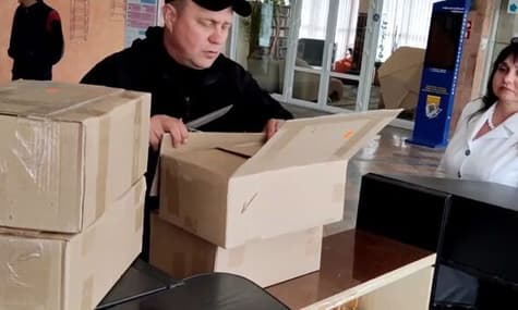 У херсонську бібліотеку привезли книжки «від путіна» — ЗМІ