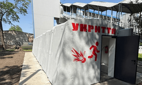 Скриншот з відео. Мобільне укриття «Укрзалізниці»