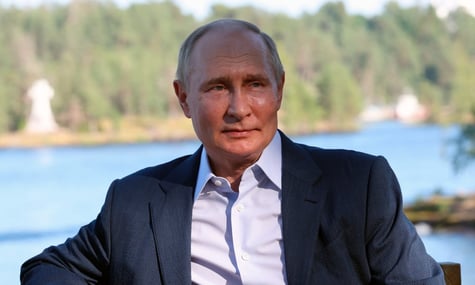 Янукович «пустив сльозу» через ймовірні наслідки вступу України до ЄС — путін виступив на форумі й згадав Україну