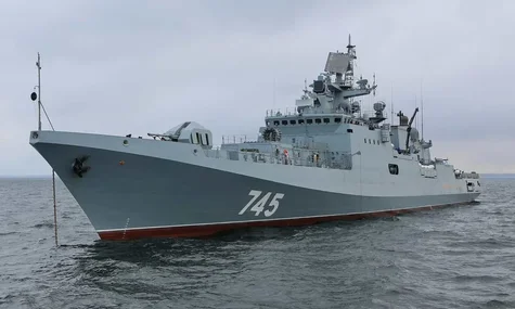Велика Британія не реагує на російський фрегат, який декілька місяців супроводжує танкери «тіньового флоту» біля її території — Telegraph