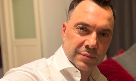 Зеленський увів санкції проти Арестовича та блогера Олешка, які виїхали з України (ДОПОВНЕНО)