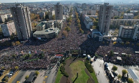 У Сербії вшанування пам’яті загиблих у Новому Саді переросло в сутички. Поліція затримала 37 людей