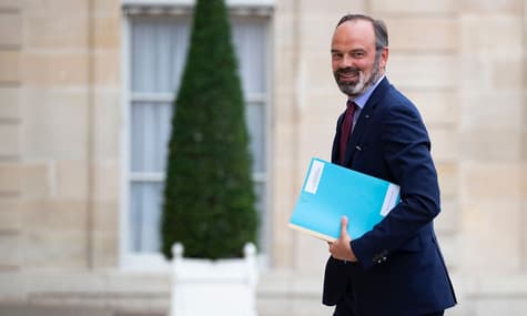 Премьер Франции подал в отставку