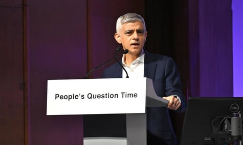 У Лондоні поліція випадково залишила сумку зі зброєю та боєприпасами біля будинку мера