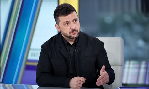 Зеленський прокоментував статтю Politico, у якій його звинуватили в монополізації влади: Це неправда