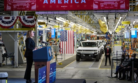 Адміністрація Трампа веде перемовини з автовиробниками щодо виробництва зброї — WSJ