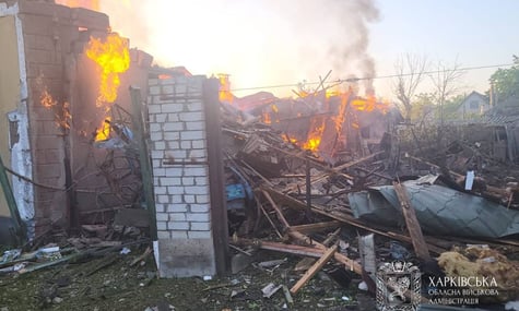 Окупанти завдали удару по Новобаварському району Харкова. Під завалами може перебувати людина